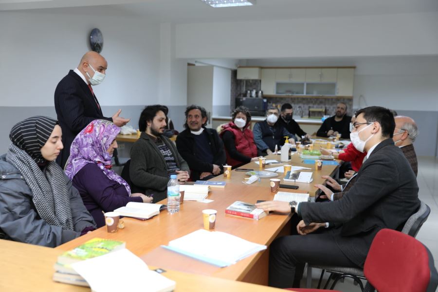 KEÇİÖRENLİLER OKUDUĞUNU PAYLAŞIYOR