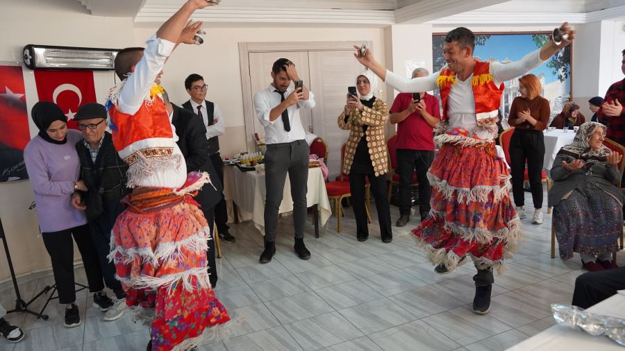 HUZUREVİNDE ŞENLİK VAR