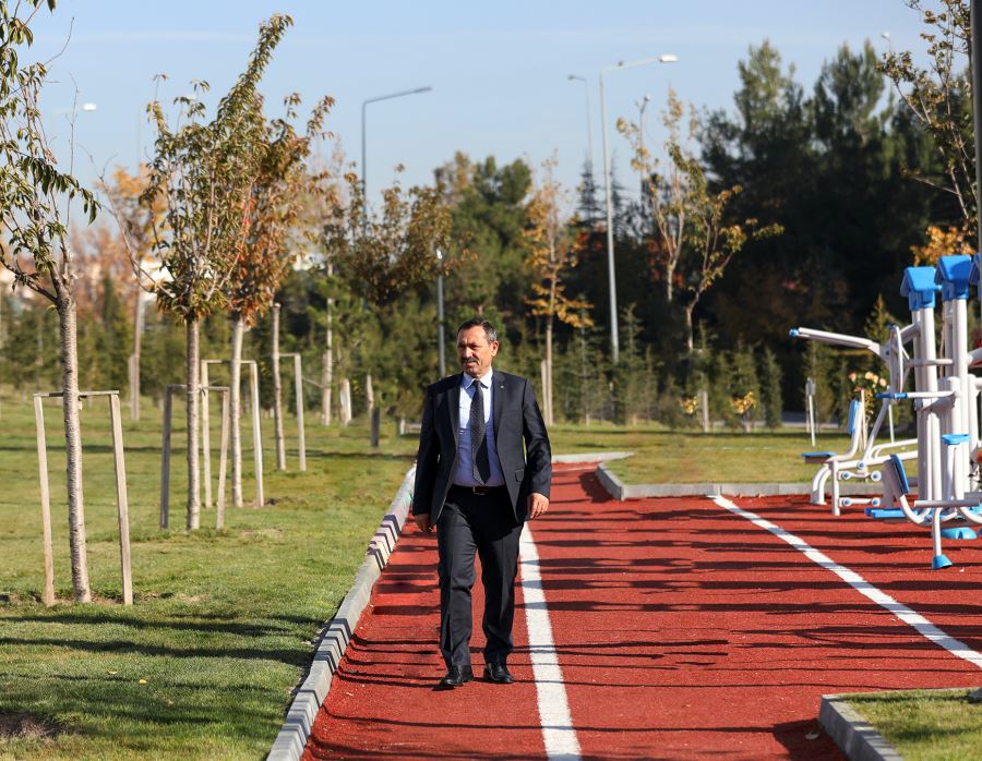 14 PARK 100 BİN METRE KARE YEŞİL ALAN
