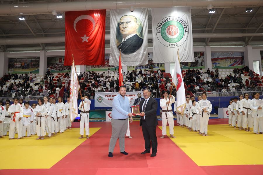 MADALYALARA ETİMESGUT AMBARGOSU