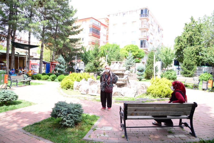 Kahramankazan parklarında sonbahar güzellikleri