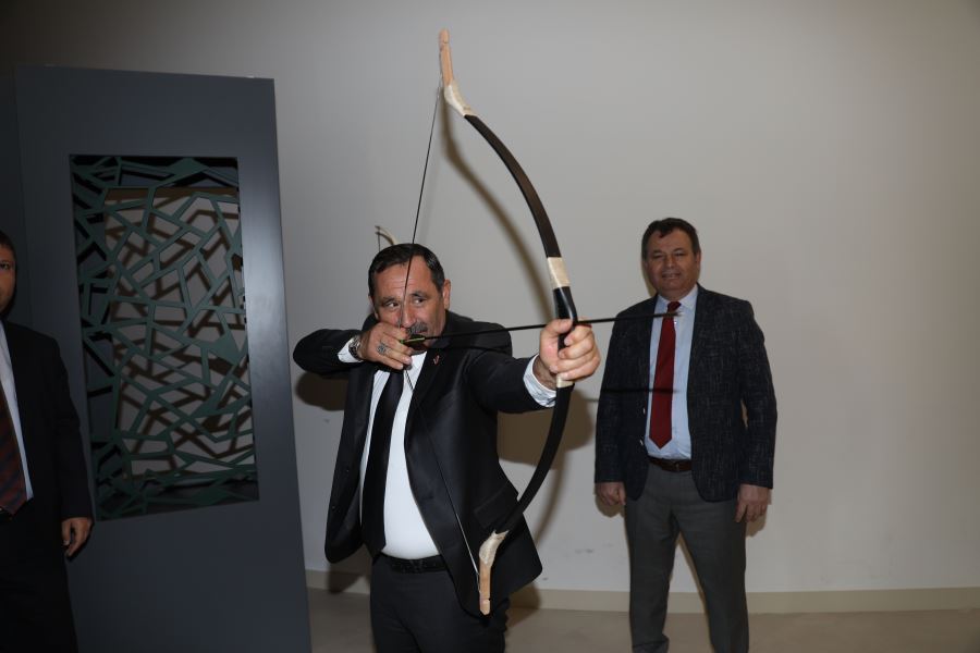 TÜRK TARİH PARKI VE MÜZESİNDE OKÇULUK ŞÖLENİ DÜZENLENDİ