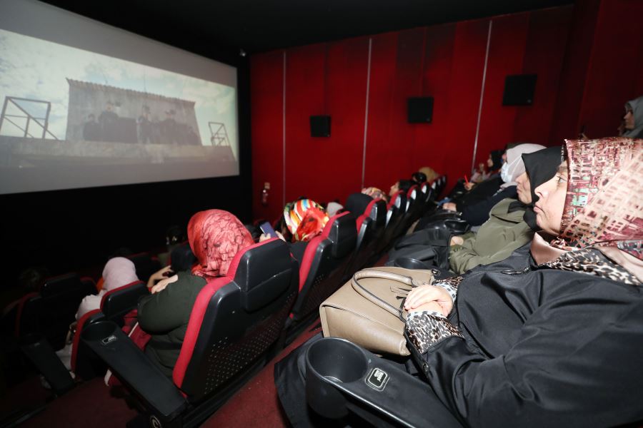 YENİMEK’li kursiyerlerin sinema keyfi