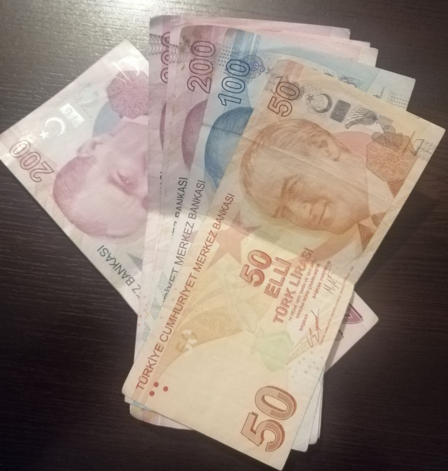Kasım ayında 2,1 milyar TL yaşlı aylığı ve engelli aylıkları hesaplara yattı