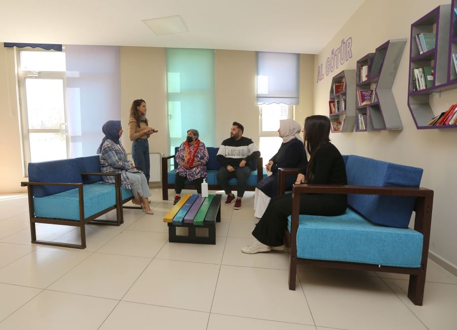 Yenimahalle Belediyesi şehit  yakınları ve gazileri dinliyor