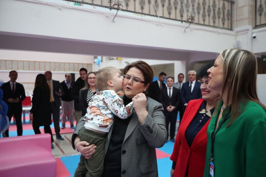 Eryaman Çocuk Evleri Sitesi’ne yeni yıl dolayısıyla ziyaret
