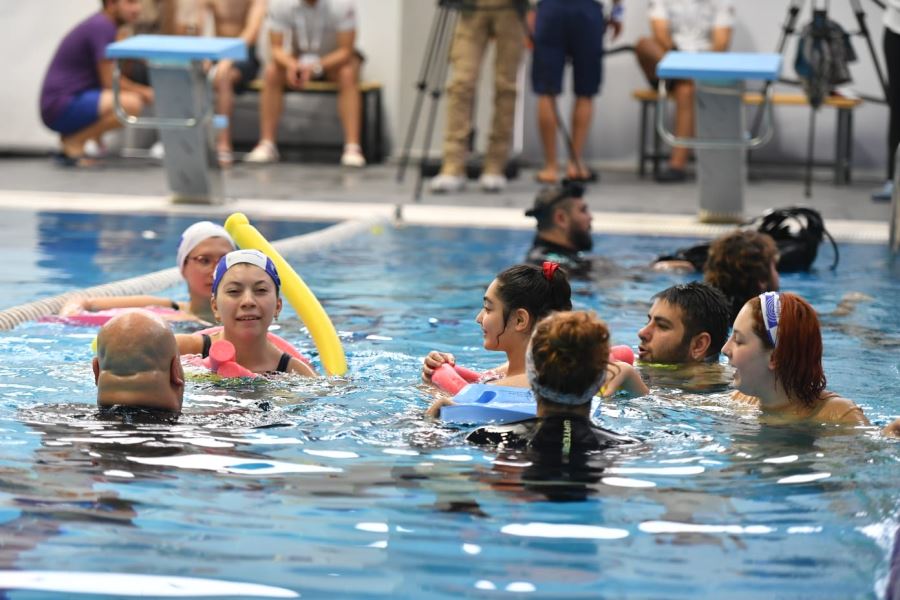 Engelli Gençlerin Yüzme Deneyimi