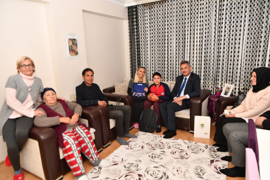 Köpeklerin Saldırısına Uğrayan Çocuklara Ziyaret