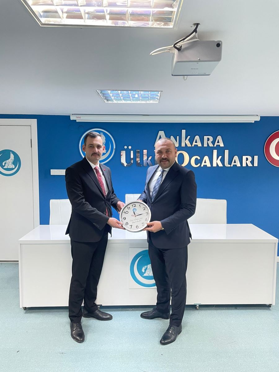 FATİH ÜLKÜ OCAKLARINA SÜRPRİZ PLAKET