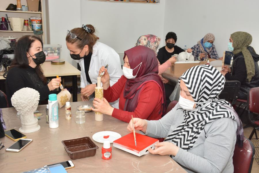 KEÇMEK’TE ÜRETEN KADINLAR KAZANIYOR