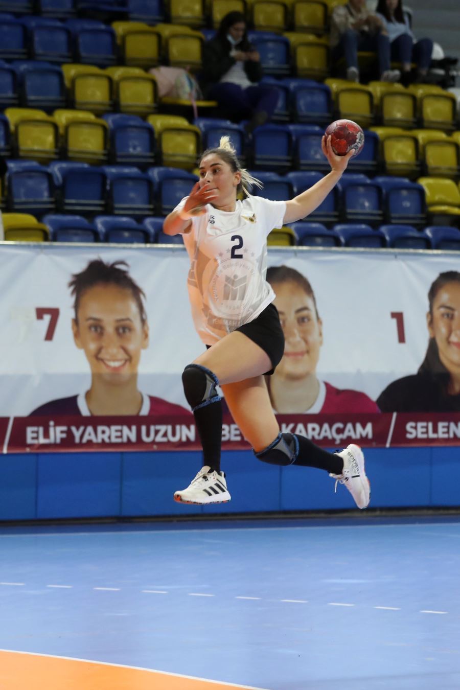 Yenimahalle’den Avrupa’ya bomba transfer
