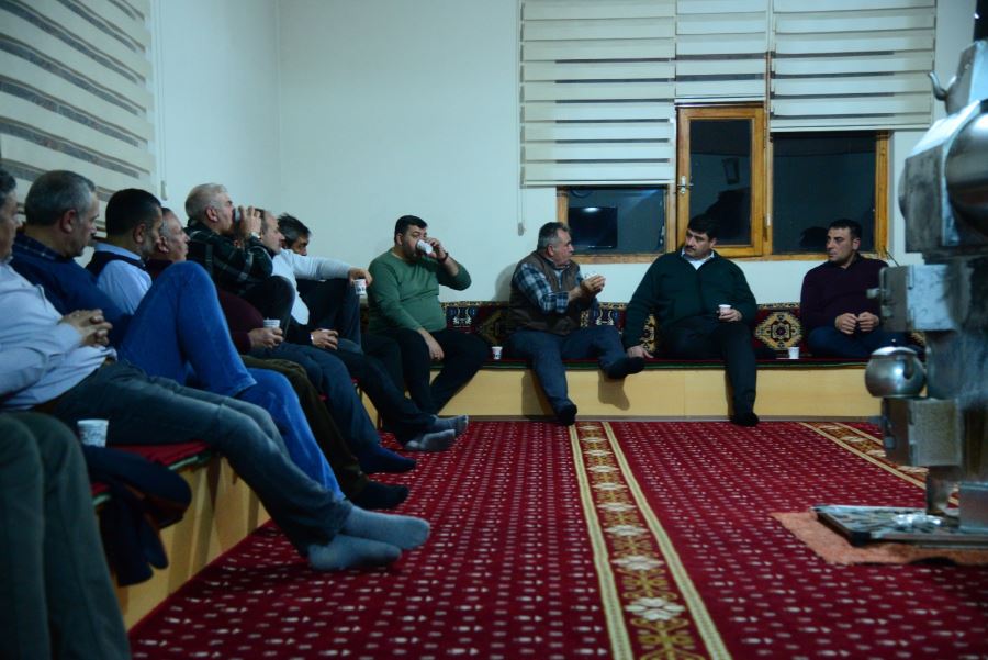 Başkan Oğuz köy köy geziyor, vatandaşlarla buluşuyor
