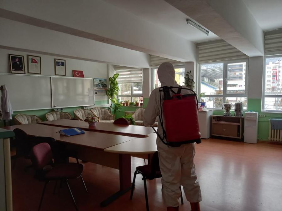 Kızılcahamam Belediyesi Okulları Dezenfekte Ediyor