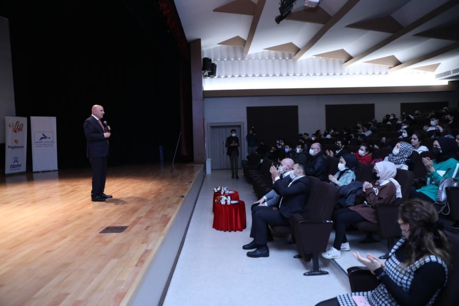 BAŞKAN ALTINOK MOTİVASYON  SEMİNERİNDE GENÇLERLE BULUŞTU