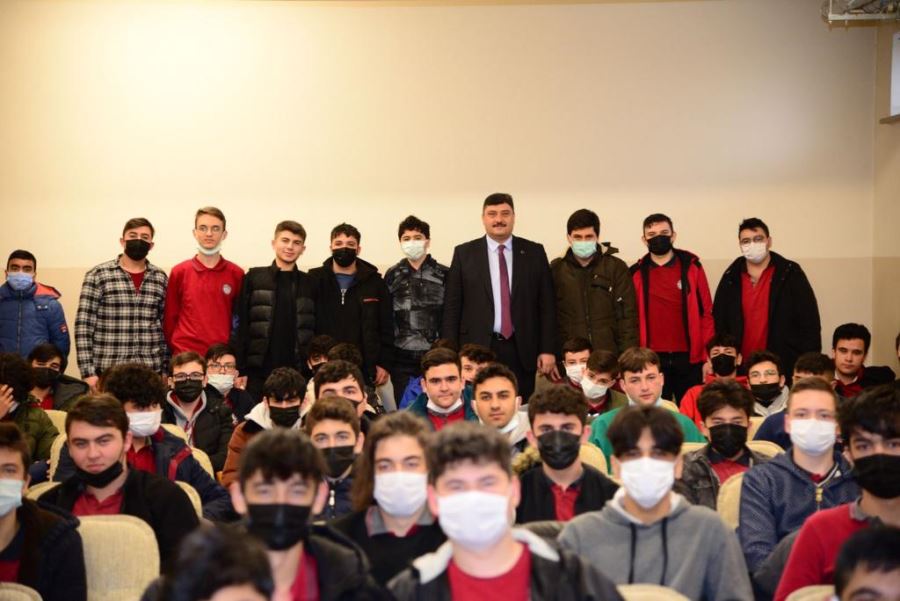 Öğretmen Başkan’dan öğrencilere  YKS başvuru harcı desteği