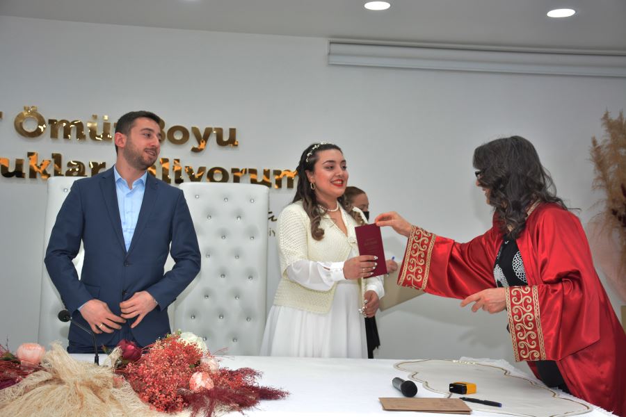 KEÇİÖREN’DE ‘EVET’LER HAVADA UÇUŞTU