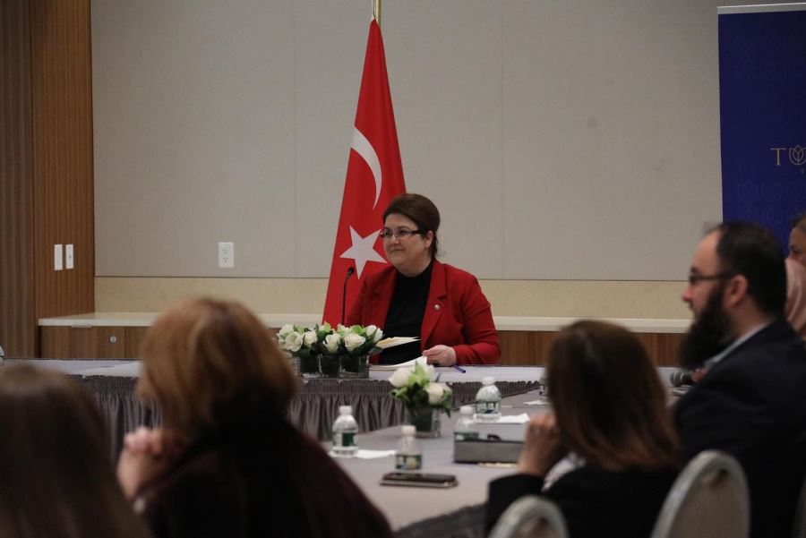 Bakan Derya Yanık, New York’ta Kadın  Kanaat Önderleri İle Bir Araya Geldi