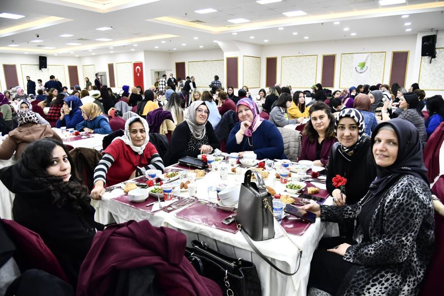 Mamak’ta 8 Mart’a özel kutlama