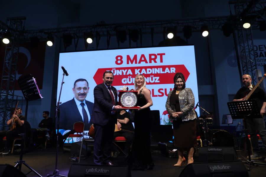 ETİMESGUTLU KADINLAR YUDUM KONSERİYLE COŞTU