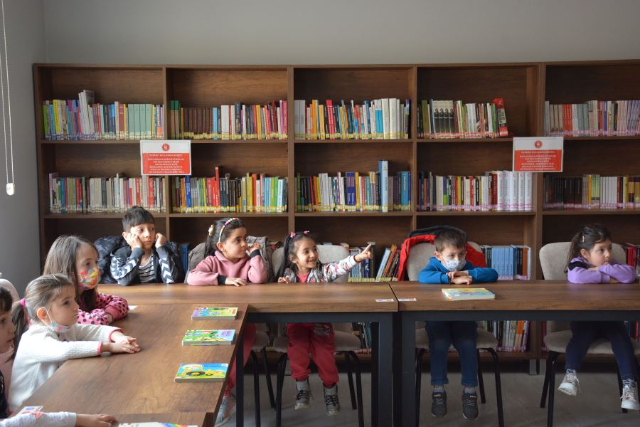 KÜTÜPHANE HAFTASI’NDA KİTAP OKUMA ETKİNLİĞİ 