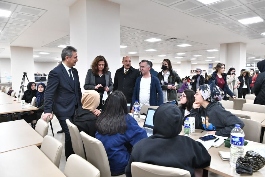 Kız Yurdunda İftar Sonrası Tatlı, Mısır, Çay