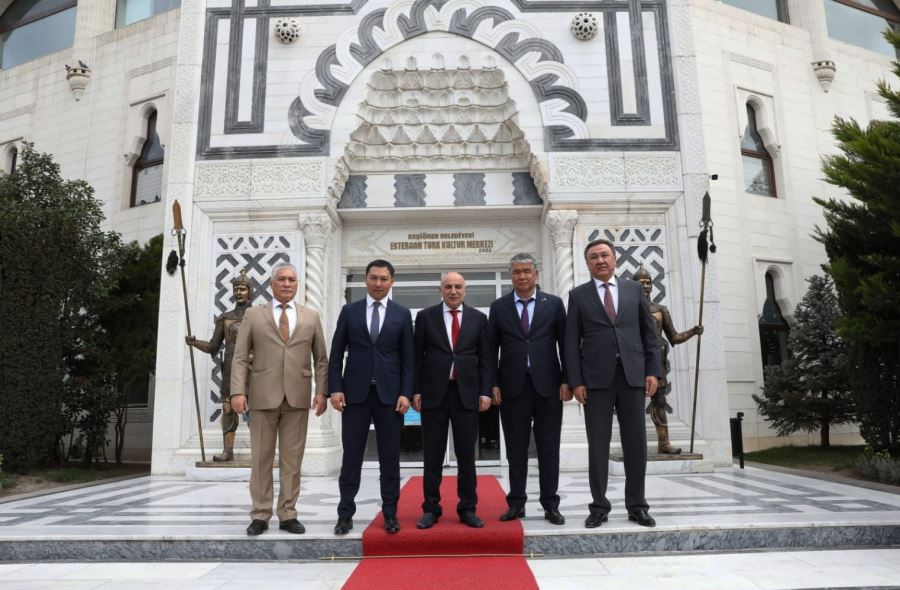 KIRGIZ BAKANDAN BAŞKAN ALTINOK’A ZİYARET 
