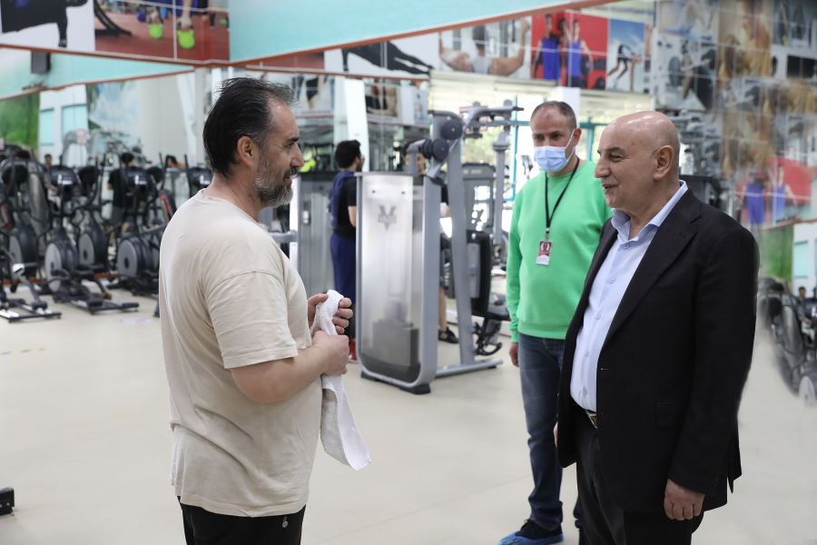 BAŞKAN ALTINOK: SPOR TESİSLERİMİZDEKİ KONFORU ARTIRIYORUZ