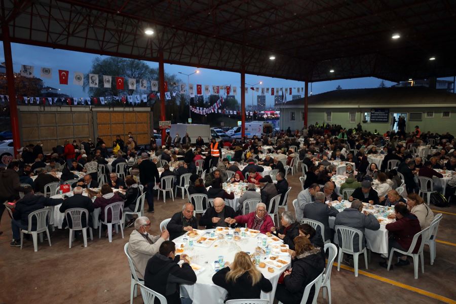 Yenimahalleliler mahalle iftarlarında buluşuyor