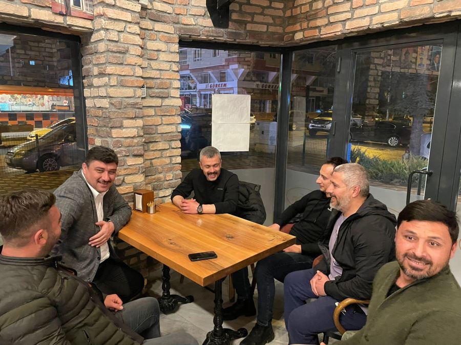 Başkan Oğuz esnafı sahurda da yalnız bırakmıyor 