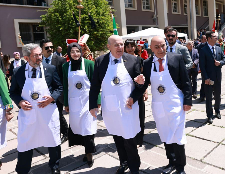 BAŞKAN ALTINOK: KEÇİÖREN  ÖĞRENCİLER İÇİN BİR NİMET