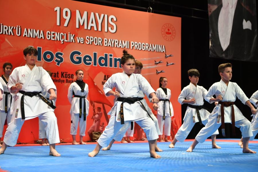 Gençler Bayramı Coşkuyla Kutladı
