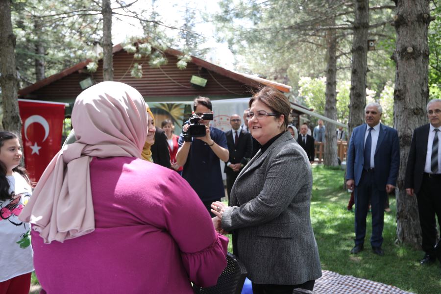 Bakan Derya Yanık, Aile  Haftası Kapsamında Düzenlenen Pikniğe Katıldı