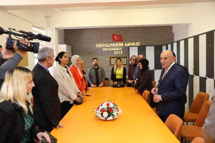 YENİ ÖĞRETMENLER ODASININ  AÇILIŞINI BAŞKAN ALTINOK YAPTI