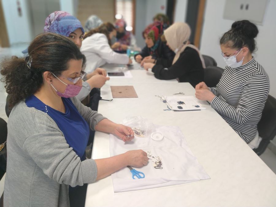 Mamaklı Kadınlar Belediyenin  Kursları ile Kendini Geliştiriyor