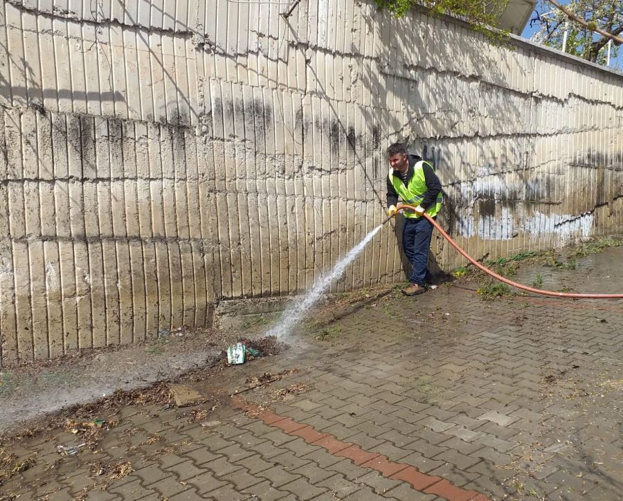 Yenimahalle sokaklarında temizlik çalışması
