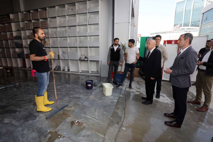 Yaşar, sel mağdurlarını ziyaret etti 
