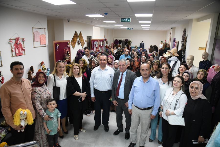 Kutludüğün Aile Merkezi’nde Yılsonu Sergisi