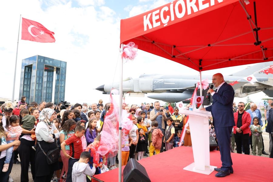 KEÇİÖREN’DEKİ UÇURTMA ŞENLİĞİNE YOĞUN İLGİ