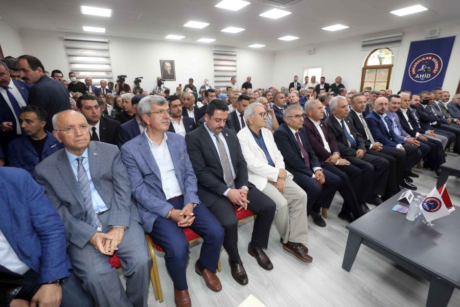 Başkan Yaşar AHİD genel kuruluna katıldı