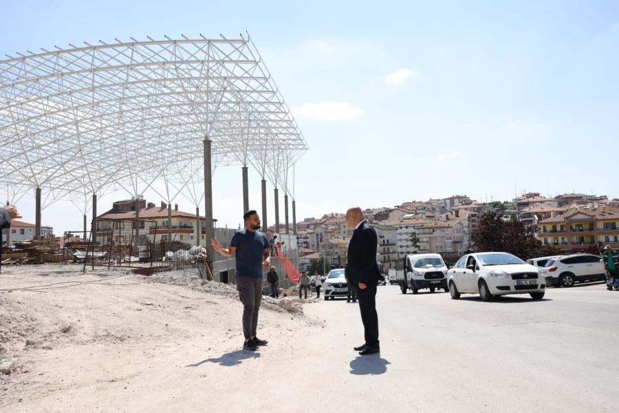 BAŞKAN ALTINOK YENİ NESİL SEMT PAZARINI DENETLEDİ 