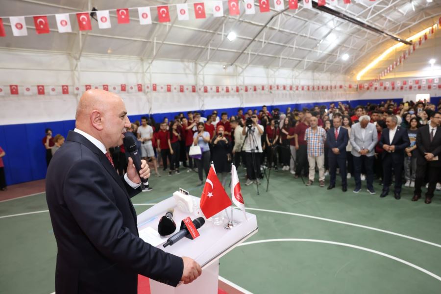 ETLİK ANADOLU LİSESİ YENİ SPOR SALONUNA KAVUŞTU