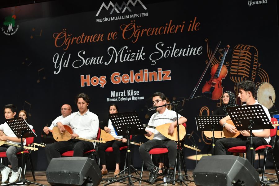 Müzik Dolu Gecede Enstrümanlarını Konuşturdular 