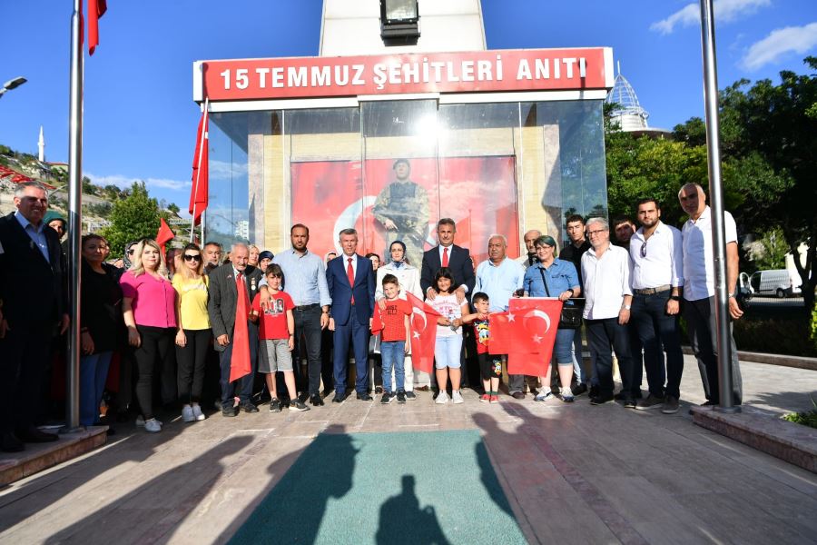 Mamak’ta 15 Temmuz Demokrasi ve Milli  Birlik Günü Anma Programı Düzenlendi
