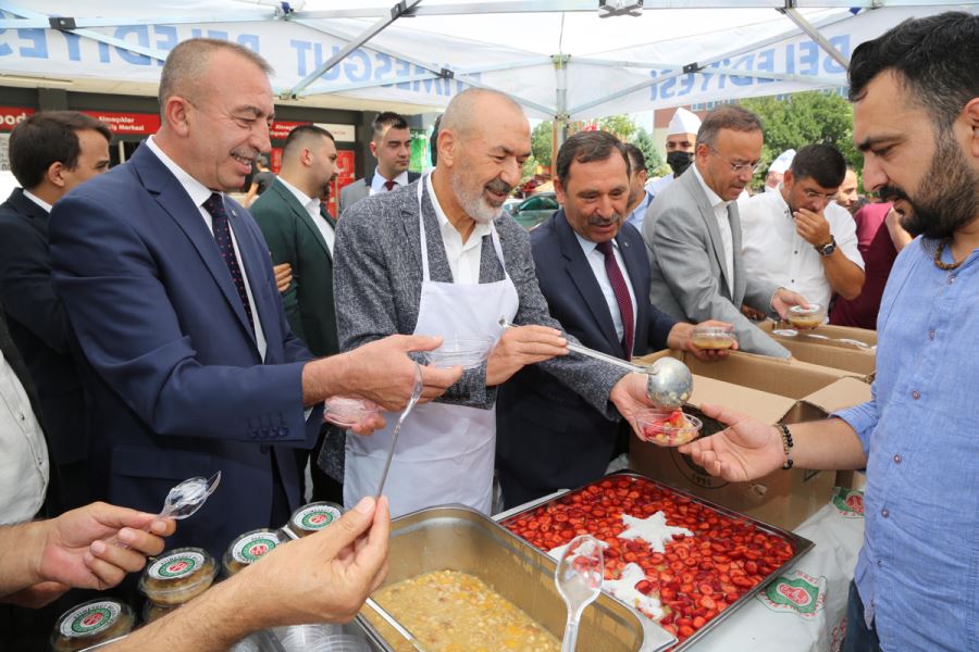 ETİMESGUT BELEDİYESİ’NDEN 13 BİN KİŞİLİK AŞURE