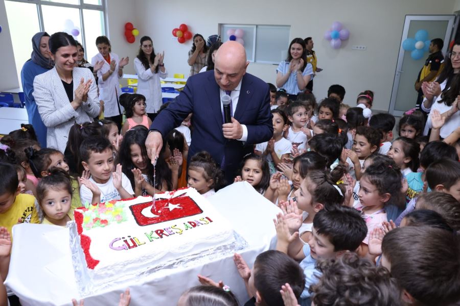 MİNİKLER İÇİN ‘HOŞ GELDİNİZ PASTASI’ KESİLDİ