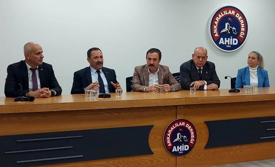 DEMİREL ANKARALILARLA BİR ARAYA GELDİ
