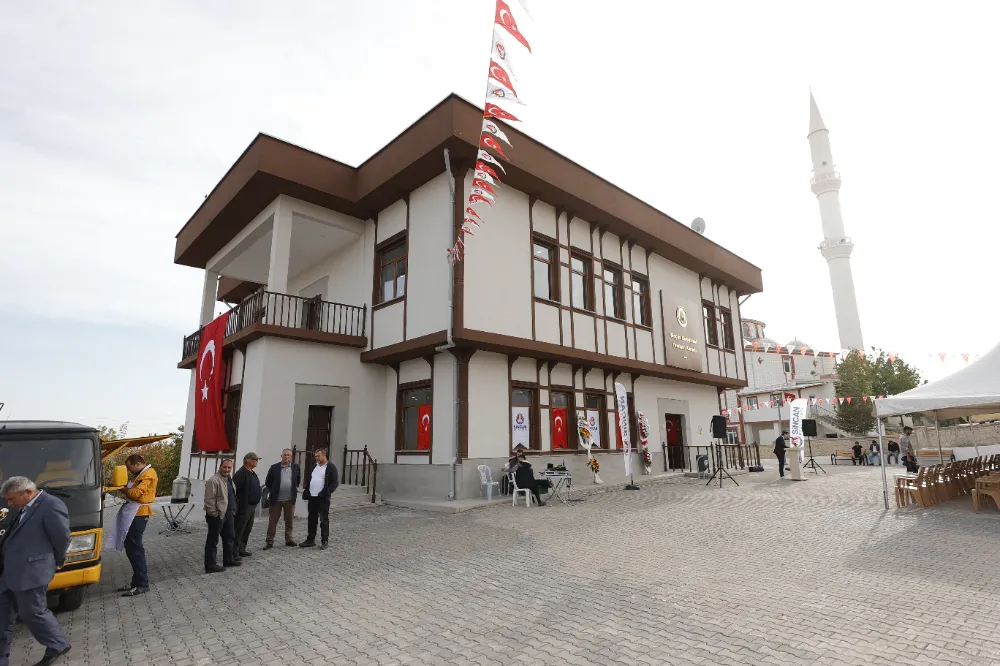 YENİKAYI MAHALLESİ KONAĞINA KAVUŞTU