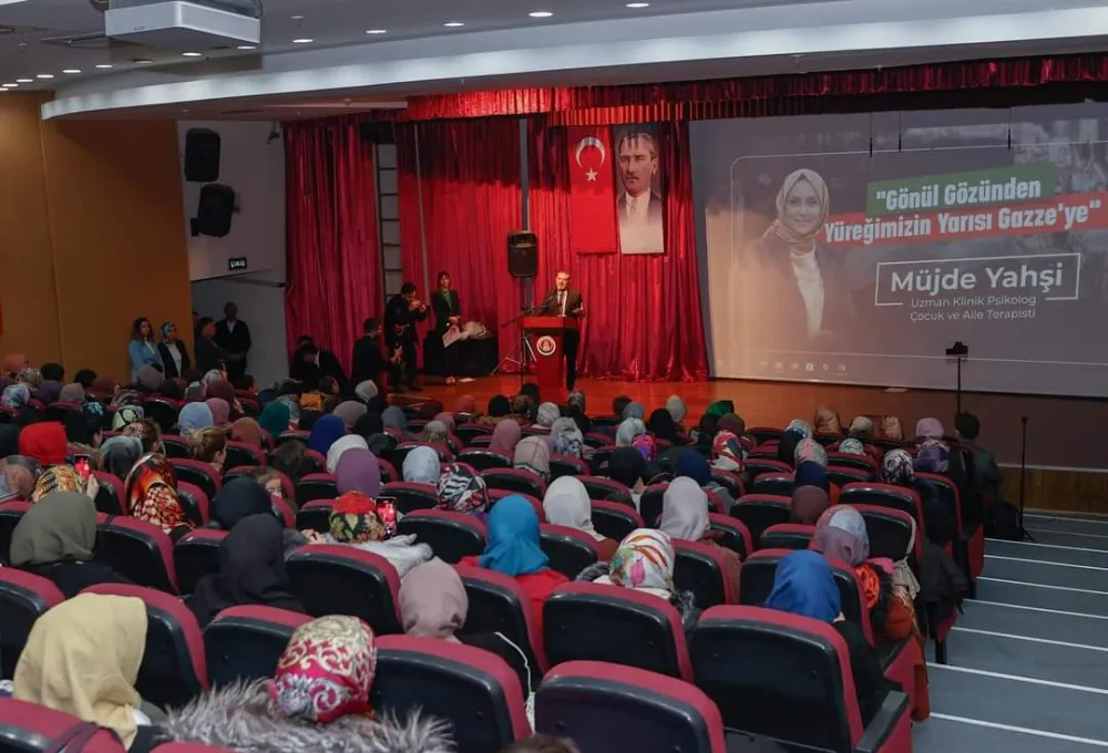 SİNCANLI KADINLARDAN “ÖZGÜR FİLİSTİN” SESLERİ YÜKSELDİ