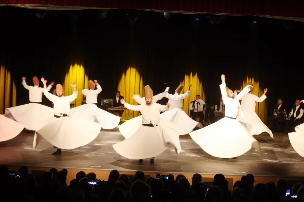 “Mevlana, hoşgörü ve sevginin sembolüdür”