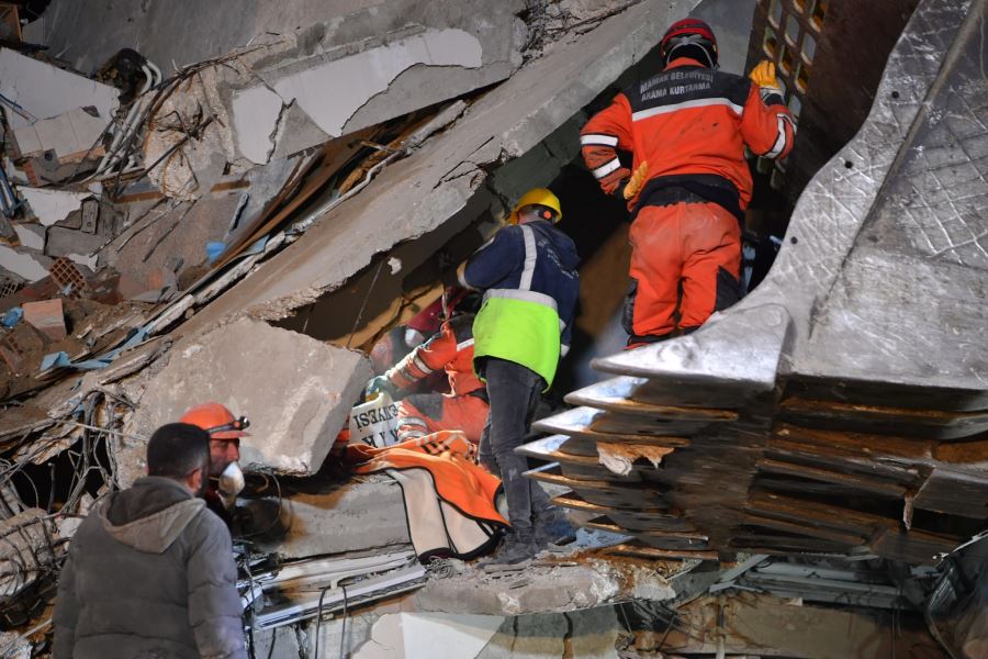 MAKUT Enkaz Altından 19 Can Kurtardı